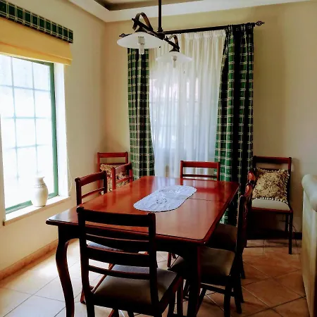 Tripgeo Pinhal Da Aroeira Villa Almada